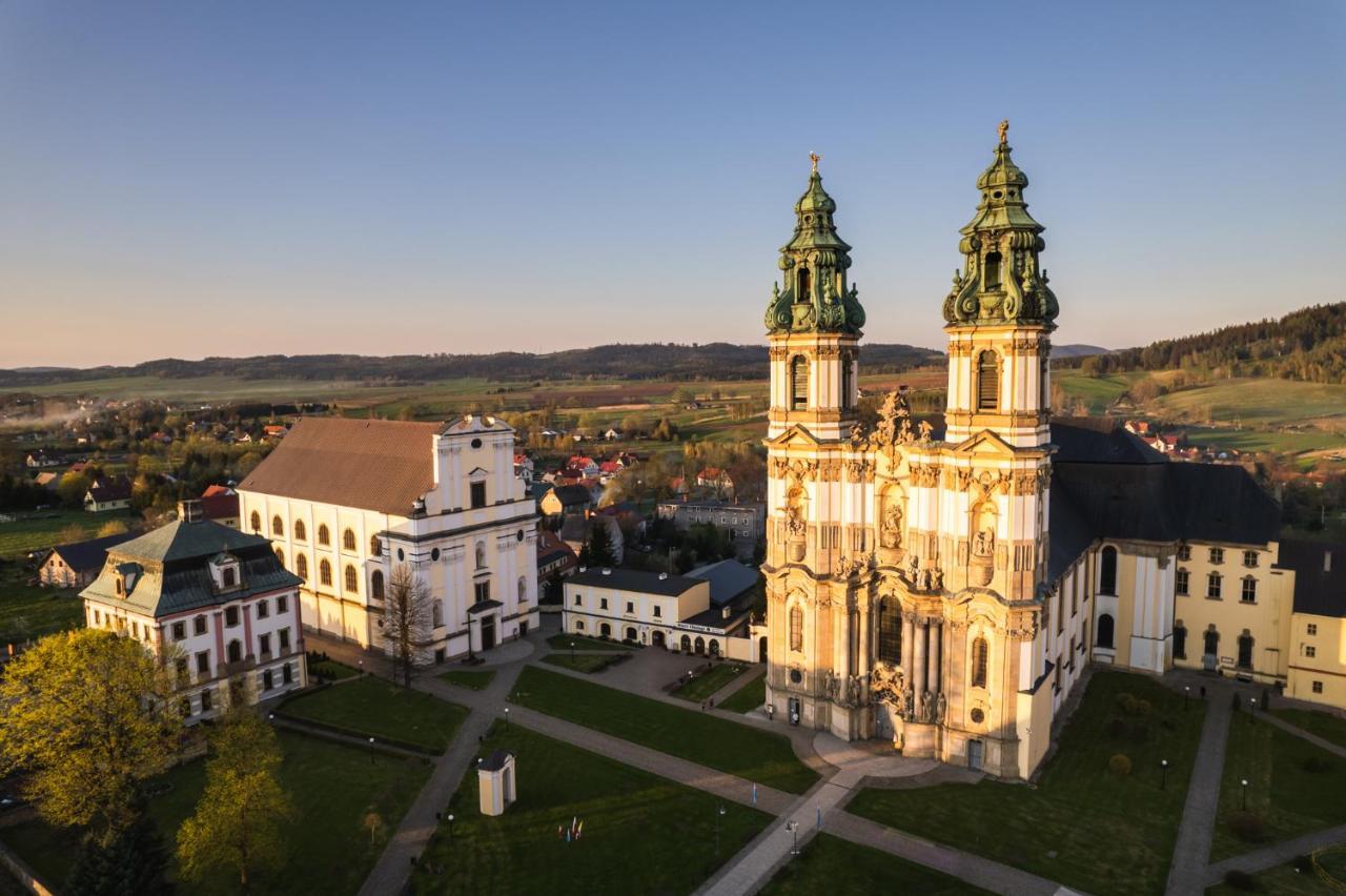 Agroturystyka Zielna 16. Krzeszow  Luaran gambar