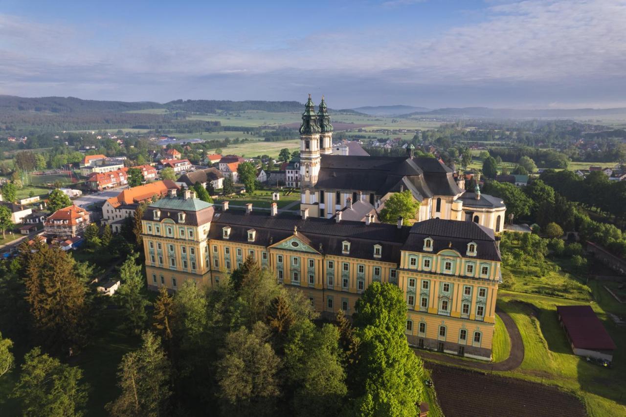 Agroturystyka Zielna 16. Krzeszow  Luaran gambar