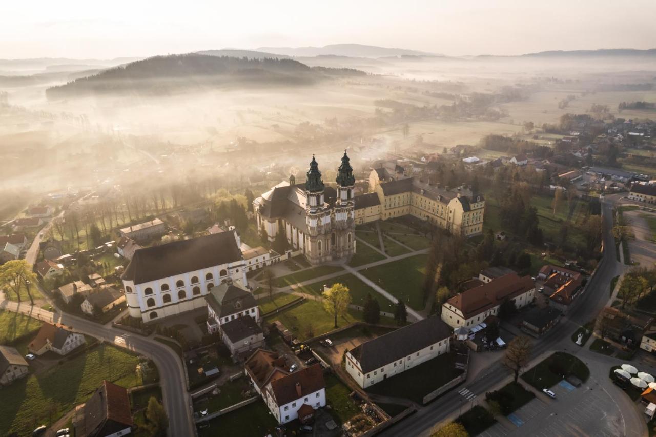 Agroturystyka Zielna 16. Krzeszow  Luaran gambar