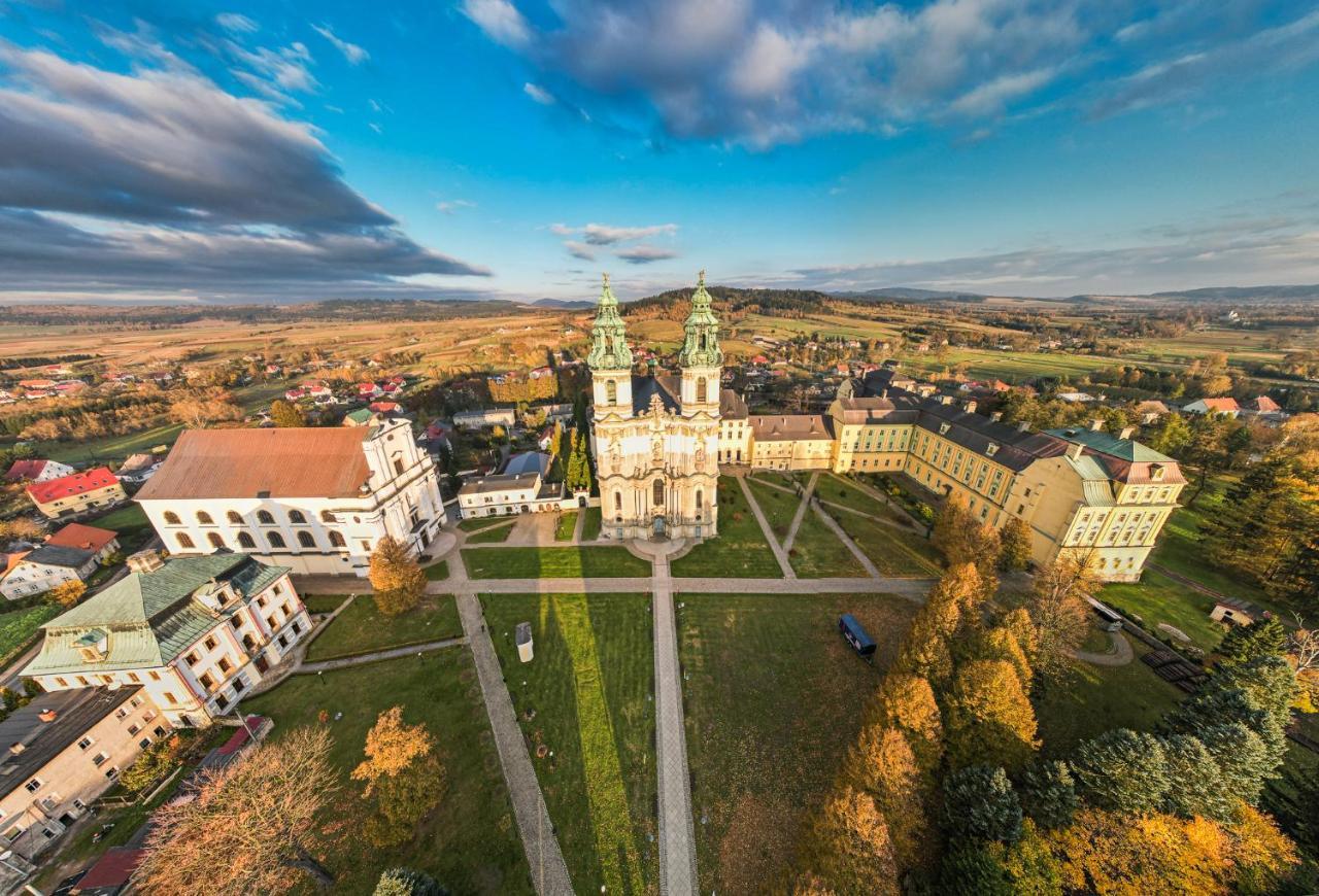 Agroturystyka Zielna 16. Krzeszow  Luaran gambar